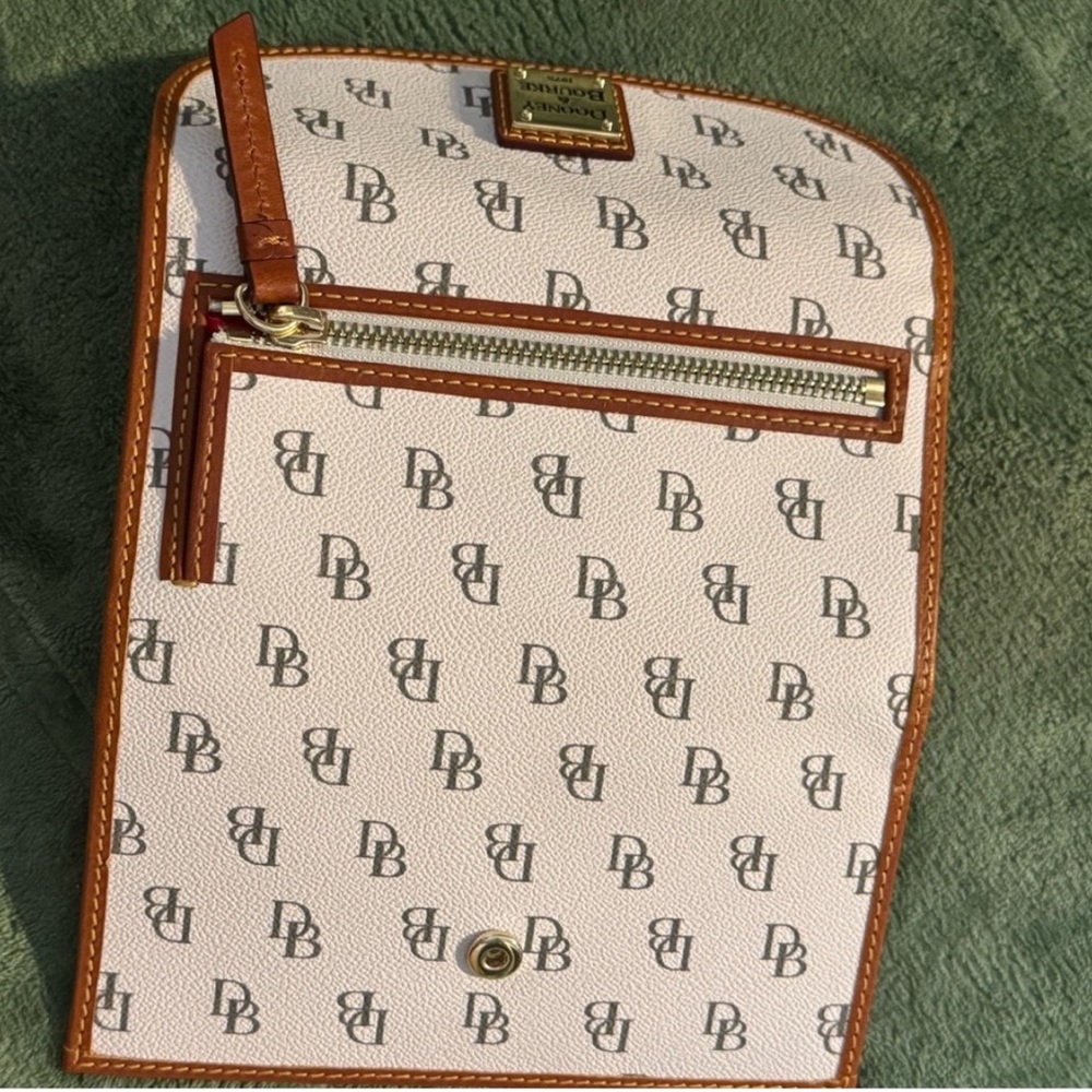 Dooney & Bourke Purse & Matching Wallet - Picture 13 of 15